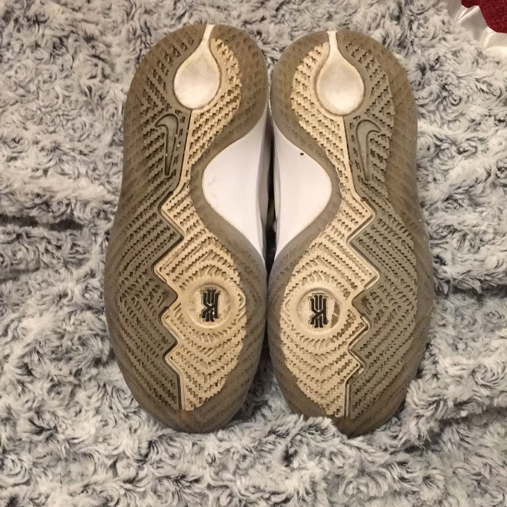 Nike (Kyrie flytrap line) - Picture 4 of 4